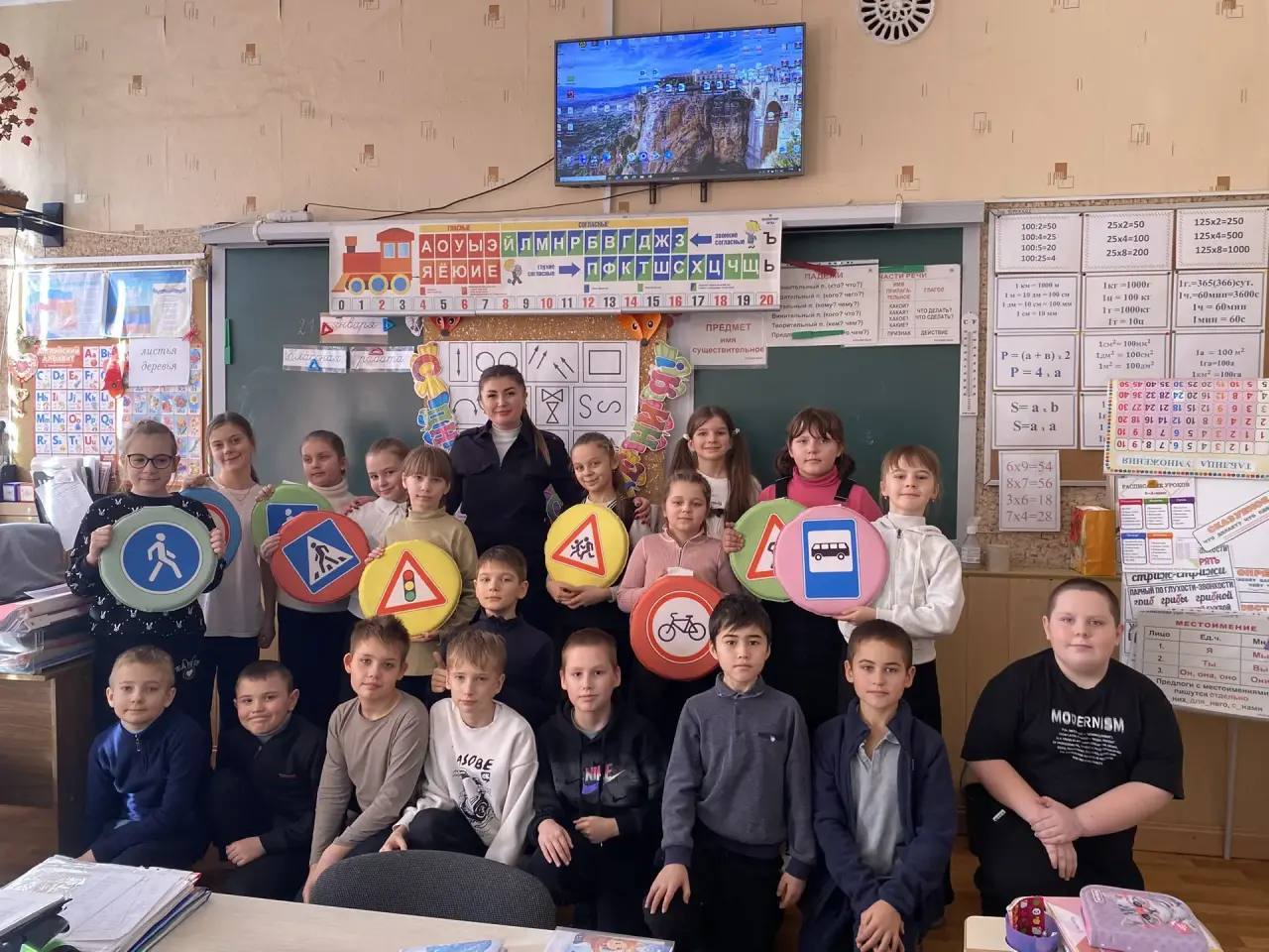 Співробітники Державтоінспекції ведуть профілактичну роботу зі школярами