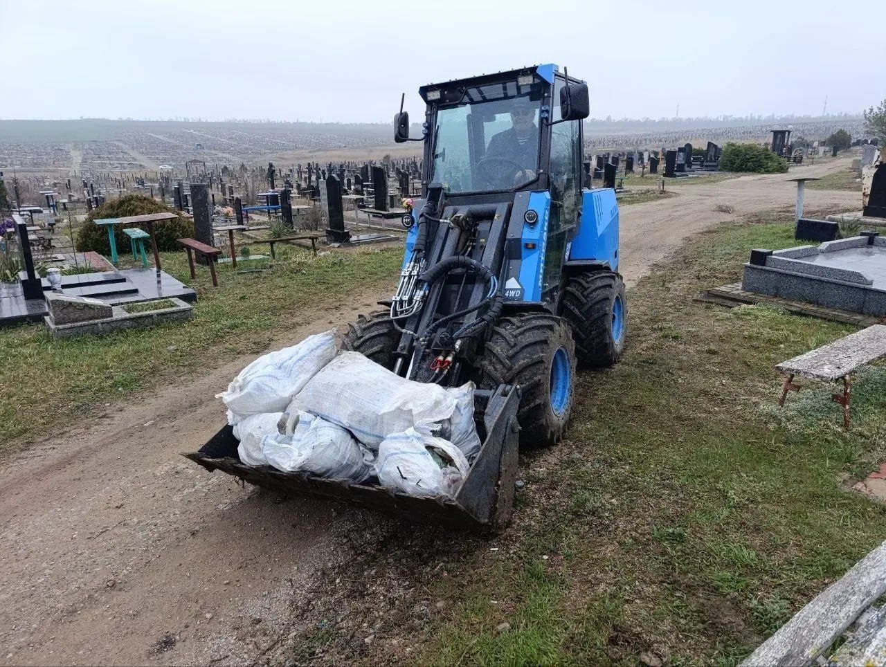 Ритуальні місця Маріуполя готують до поминальних днів