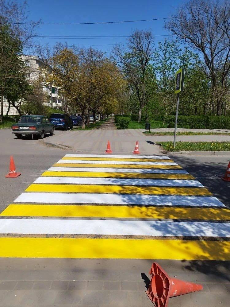 Дорожники оновили розмітку в Маріуполі